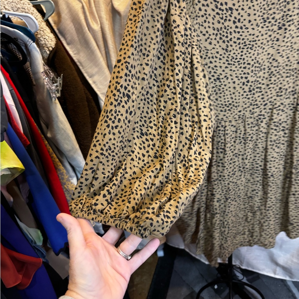 Umgee Animal Print Top in Black and Tan - Picture 4 of 6